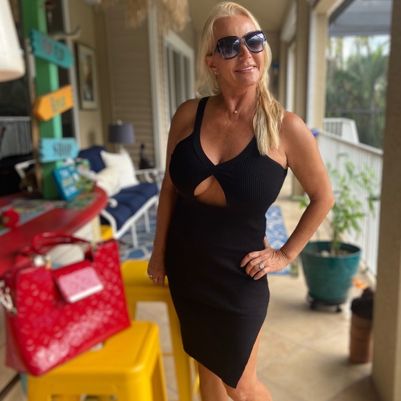 Balboa Sleeveless Knit Dress with Front Cut Out and Side Slit - Size Medium - Picture 3 of 8